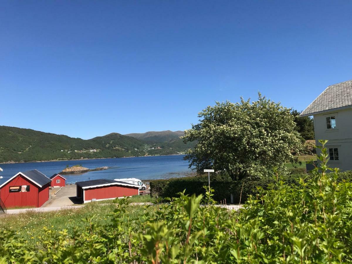Ola Bua Near The Atlantic Road Apartment Lyngstad Luaran gambar