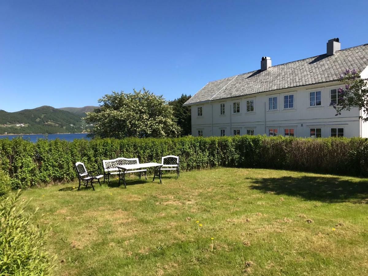 Ola Bua Near The Atlantic Road Apartment Lyngstad Luaran gambar